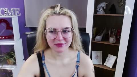 Z O E Y online show from February 16, 2026, 5:36 am