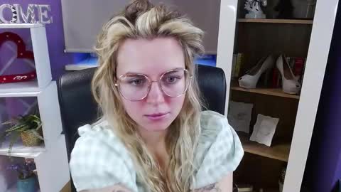 Z O E Y online show from February 27, 2026, 6:02 am