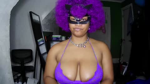 Queen Siren online show from December 6, 2024, 4:14 am