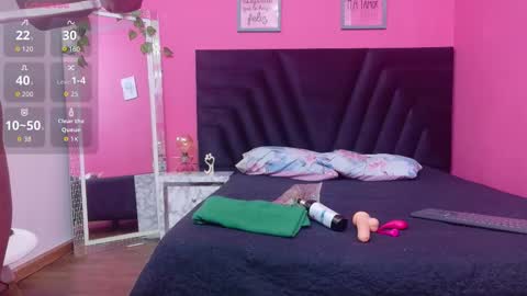 Tifffany bllom online show from February 18, 2026, 3:13 am