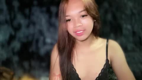 sweetyluna online show from November 3, 2025, 10:05 am