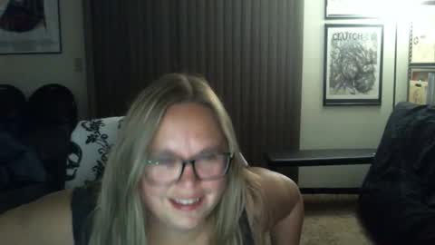 bladesizzo3111 online show from September 17, 2025, 7:32 am