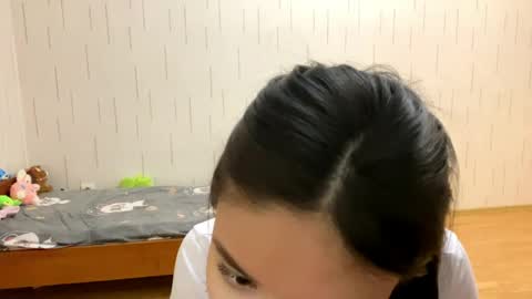 Mila online show from April 19, 2026, 3:44 pm