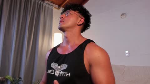 Snapshot of blake_levi chatting on December 4, 2024, 10:19 pm Blake Levi Independent Model online show from December 4, 2024, 10:19 pm