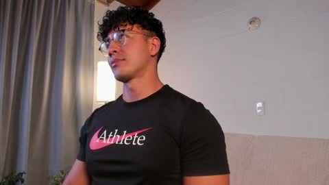 Snapshot of blake_levi chatting on December 28, 2024, 1:18 am Blake Levi Independent Model online show from December 28, 2024, 1:18 am