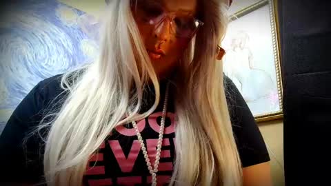Snapshot of blakelytgirl chatting on June 7, 2026, 8:51 am Blakely Morningstar online show from June 7, 2026, 8:51 am