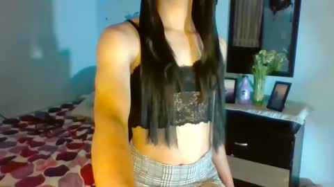 blakwhitebig21 online show from February 13, 2025, 8:45 pm