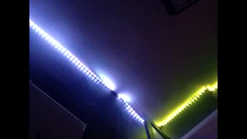 Snapshot of bleunuit43 chatting on October 20, 2025, 7:20 am bleunuit43 online show from October 20, 2025, 7:20 am