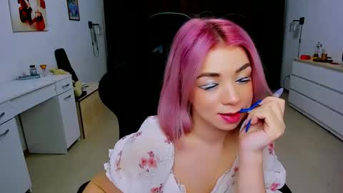 Nicole online show from December 4, 2024, 7:17 am