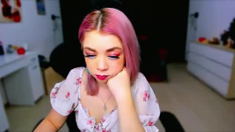 Nicole online show from January 15, 2025, 7:48 am