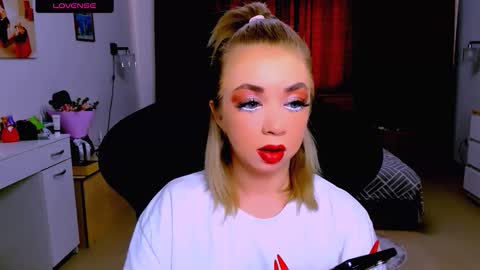 Nicole online show from September 9, 2025, 7:30 am