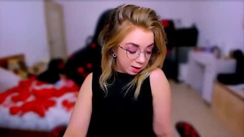 Nicole online show from March 5, 2026, 5:58 am