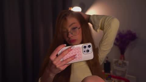  LiLy online show from September 12, 2025, 3:45 pm