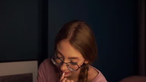  LiLy online show from September 13, 2025, 3:23 pm