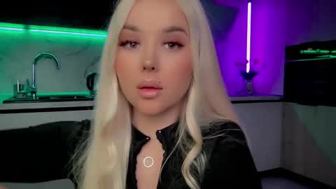 Lana online show from March 4, 2025, 9:18 am