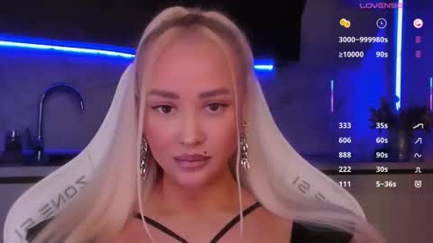 Snapshot of blond_diamond chatting on April 28, 2026, 1:26 am Lana online show from April 28, 2026, 1:26 am
