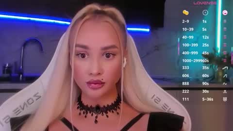 Snapshot of blond_diamond chatting on May 27, 2026, 2:08 am Lana online show from May 27, 2026, 2:08 am
