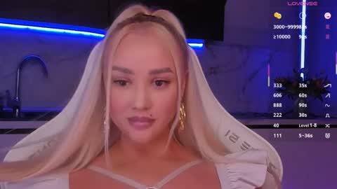 Snapshot of blond_diamond chatting on June 25, 2026, 6:12 pm Lana online show from June 25, 2026, 6:12 pm