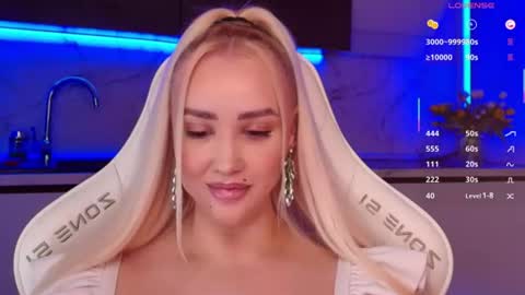 Snapshot of blond_diamond chatting on July 4, 2026, 4:57 pm Lana online show from July 4, 2026, 4:57 pm