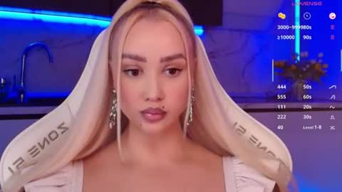 Snapshot of blond_diamond chatting on July 5, 2026, 3:30 pm Lana online show from July 5, 2026, 3:30 pm