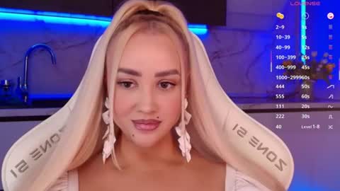 Snapshot of blond_diamond chatting on July 8, 2026, 5:34 am Lana online show from July 8, 2026, 5:34 am