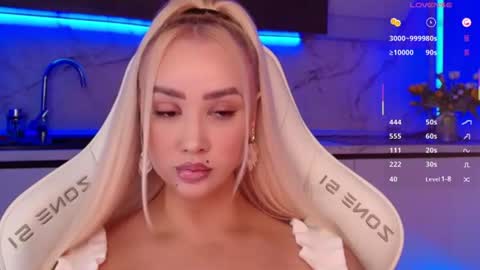 Snapshot of blond_diamond chatting on July 9, 2026, 4:27 am Lana online show from July 9, 2026, 4:27 am