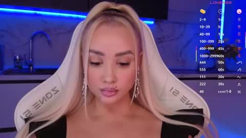 Snapshot of blond_diamond chatting on July 10, 2026, 5:45 am Lana online show from July 10, 2026, 5:45 am