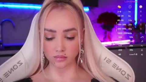 Snapshot of blond_diamond chatting on July 19, 2026, 5:38 pm Lana online show from July 19, 2026, 5:38 pm