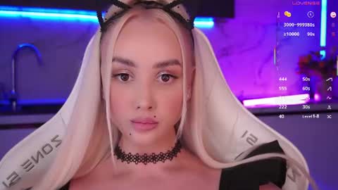 Snapshot of blond_diamond chatting on July 30, 2026, 10:31 pm Lana online show from July 30, 2026, 10:31 pm