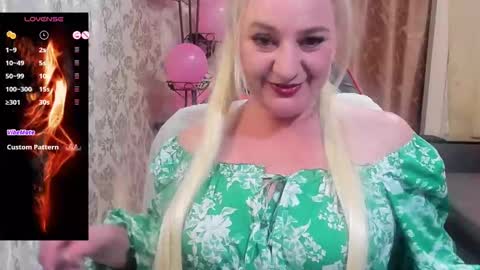 Snapshot of blond_ledi chatting on March 12, 2025, 8:10 pm blond_ledi online show from March 12, 2025, 8:10 pm