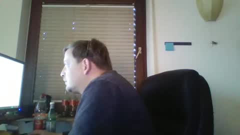 blonde32m online show from December 17, 2024, 2:33 pm