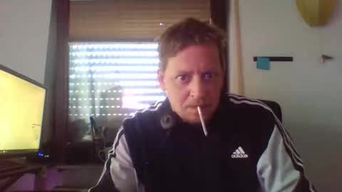 blonde32m online show from September 15, 2025, 2:28 pm