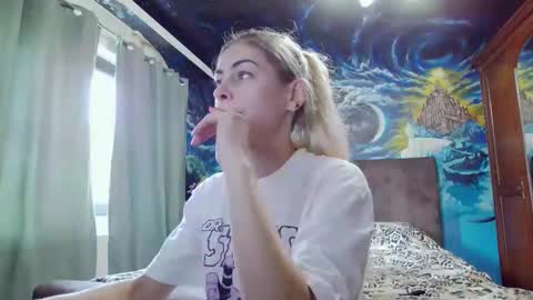 blonde4pasion online show from October 10, 2025, 10:47 am