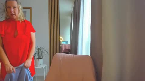 Nicole online show from February 1, 2025, 8:50 am