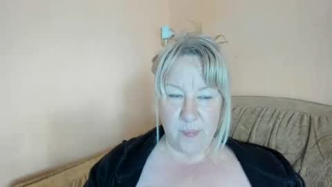 Snapshot of blonde_angel20 chatting on July 1, 2026, 3:52 am Nicole online show from July 1, 2026, 3:52 am