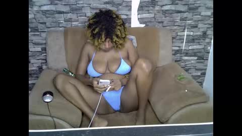 Snapshot of blonde_creamy chatting on June 8, 2026, 2:56 am blonde_creamy online show from June 8, 2026, 2:56 am