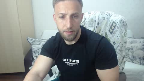 Mr Blond online show from May 1, 2026, 8:02 pm