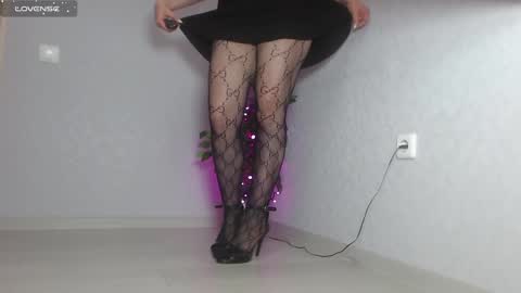 Snapshot of blondiana chatting on December 5, 2024, 12:11 pm Im Di. I smell naked even when Im dressed. online show from December 5, 2024, 12:11 pm