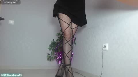 Snapshot of blondiana chatting on December 17, 2024, 10:44 am Im Di. I smell naked even when Im dressed. online show from December 17, 2024, 10:44 am