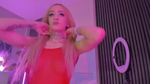 blondie_muller online show from March 6, 2025, 8:27 pm