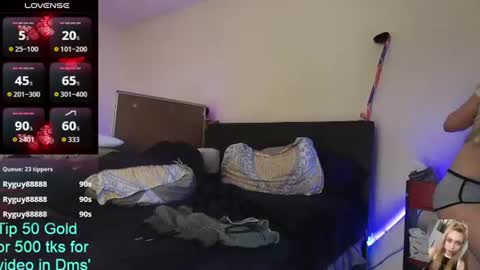 Snapshot of blondiebubblebooty chatting on June 22, 2026, 2:13 am Bubbles online show from June 22, 2026, 2:13 am