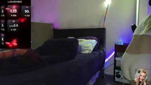 Snapshot of blondiebubblebooty chatting on July 9, 2026, 10:47 pm Bubbles online show from July 9, 2026, 10:47 pm
