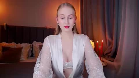 Mia online show from November 26, 2025, 8:21 pm