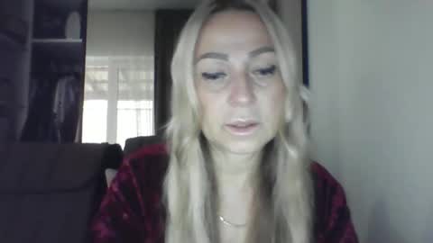 Snapshot of blondkitti chatting on September 12, 2025, 8:14 am Iren online show from September 12, 2025, 8:14 am