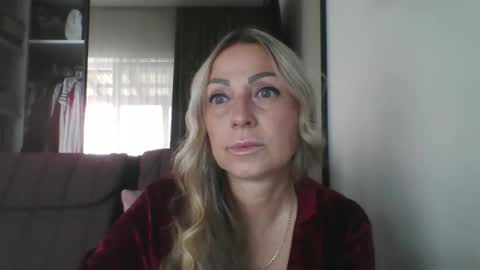 Snapshot of blondkitti chatting on September 16, 2025, 7:31 am Iren online show from September 16, 2025, 7:31 am