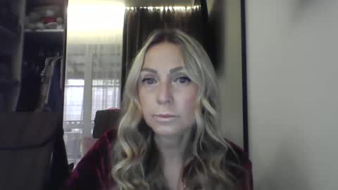 Snapshot of blondkitti chatting on September 30, 2025, 7:57 am Iren online show from September 30, 2025, 7:57 am