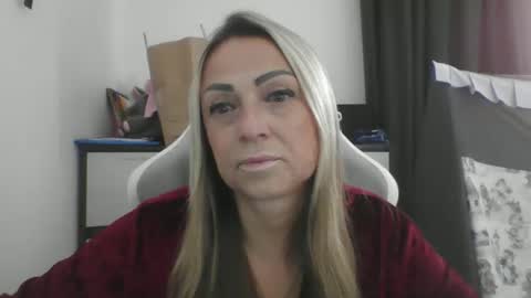 Snapshot of blondkitti chatting on October 23, 2025, 8:46 am Iren online show from October 23, 2025, 8:46 am