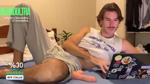 Snapshot of blondultra chatting on May 20, 2026, 6:36 pm blondultra online show from May 20, 2026, 6:36 pm