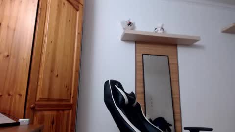 Snapshot of blondyelena chatting on February 22, 2025, 6:19 pm blondyelena online show from February 22, 2025, 6:19 pm