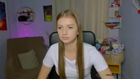 Snapshot of bloom_night chatting on July 6, 2026, 8:00 am Bloom online show from July 6, 2026, 8:00 am